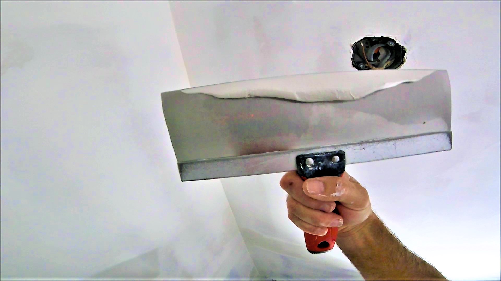 How to touch up skim coat before sanding skim coated walls